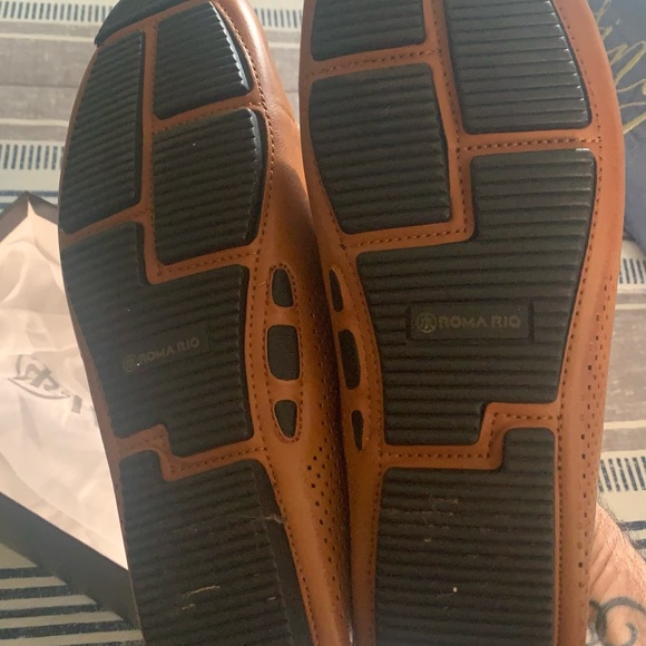Like New Italian Driving Loafers Beautiful-Tan in color size 9 so comfortable. - Picture 7 of 14